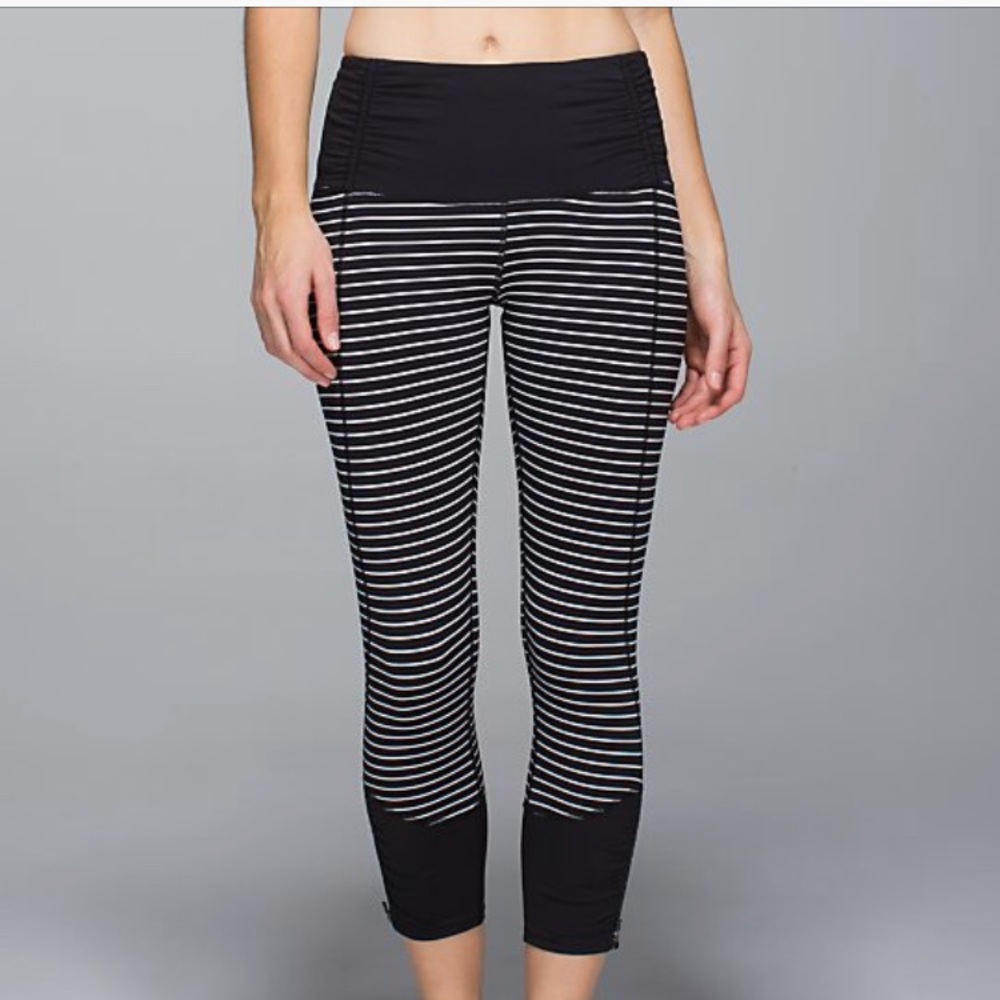 Lululemon Runday Crop Parallel Stripe Blk/Wht Sz2